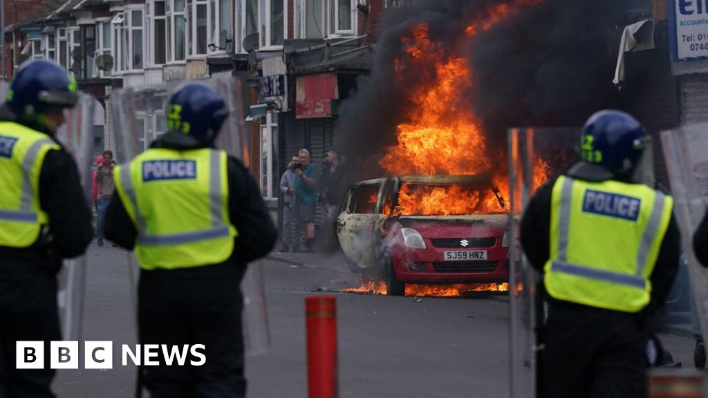 Řešení základních příčin sociálních nepokojů: Britská iniciativa